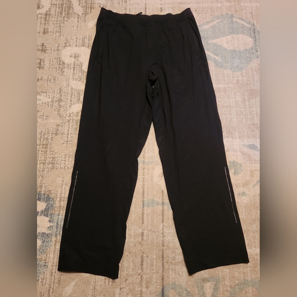 Mens Lululemon Pants. Black. Size L. EUC.